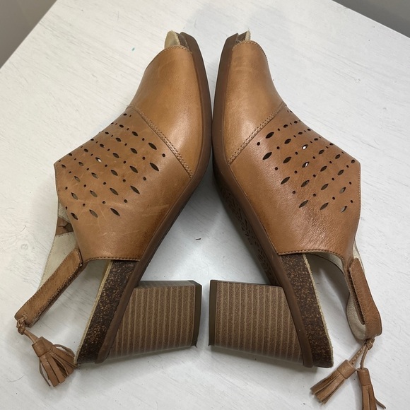 Abeo BIO system BERRIE Stacked Heeled Platform Slingback Sz 10 Neutral - Picture 9 of 10